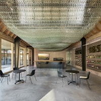 Vinothek mit Flaschenwolke