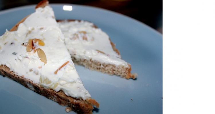 Brotaufstrich mit Ziegenkäse und Birnen