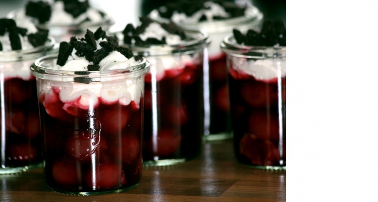 Schwarzwälder Kirsch - Dessert mit Schuss