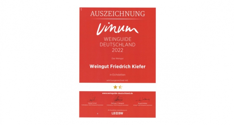 Vinum 2022 | Pino Magma Früchte, ein Cuvée aus Grauburgunder und Weißburgunder vom ökologischen Weingut Kiefer vom Kaiserstuhl in Herrenbuck