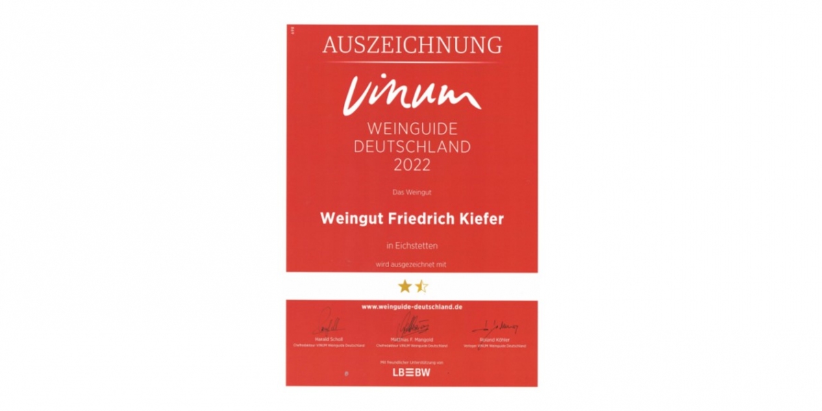 Vinum 2022 | Pino Magma Früchte, ein Cuvée aus Grauburgunder und Weißburgunder vom ökologischen Weingut Kiefer vom Kaiserstuhl in Herrenbuck