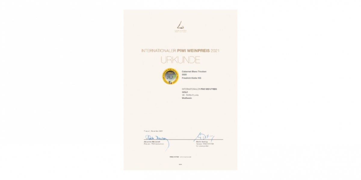 Internationaler PIWI Wine Award 2021 | Cabernet Blanc Vulkanlöss trocken vom ökologischen Weingut Kiefer vom Kaiserstuhl in Herrenbuck