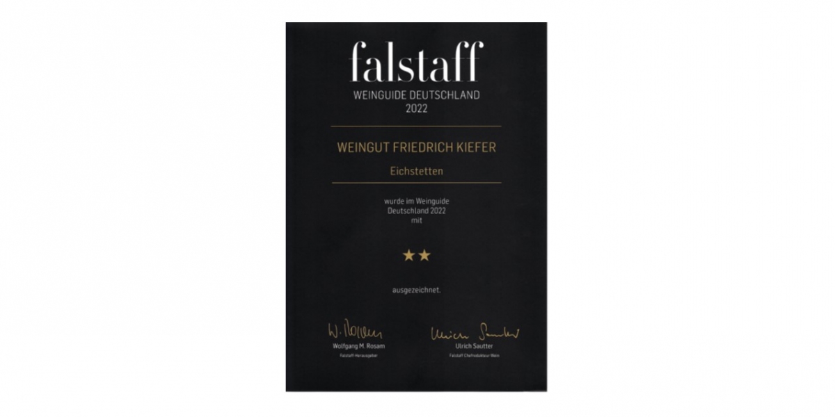 falstaff - Weinguide 2022 | Pinot Sekt Brut, Spätburgunder Prachtstück Auslese trocken und Vulkanlöss Cabernet Blanc vom ökologischen Weingut Kiefer vom Kaiserstuhl in Herrenbuck