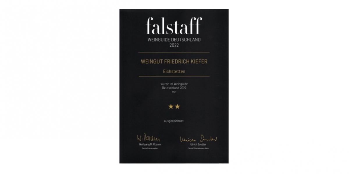 falstaff - Weinguide 2022 | Pinot Sekt Brut, Spätburgunder Prachtstück Auslese trocken und Vulkanlöss Cabernet Blanc vom ökologischen Weingut Kiefer vom Kaiserstuhl in Herrenbuck